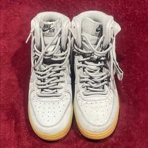 Nike Air Force 1 Kids Sneakers - Light Gray and Gum